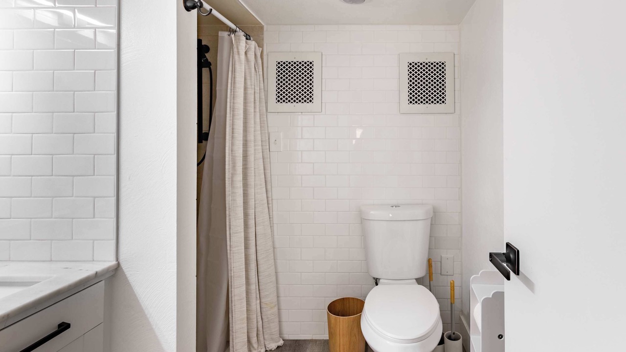 Photo of Bathroom in Depot Bench