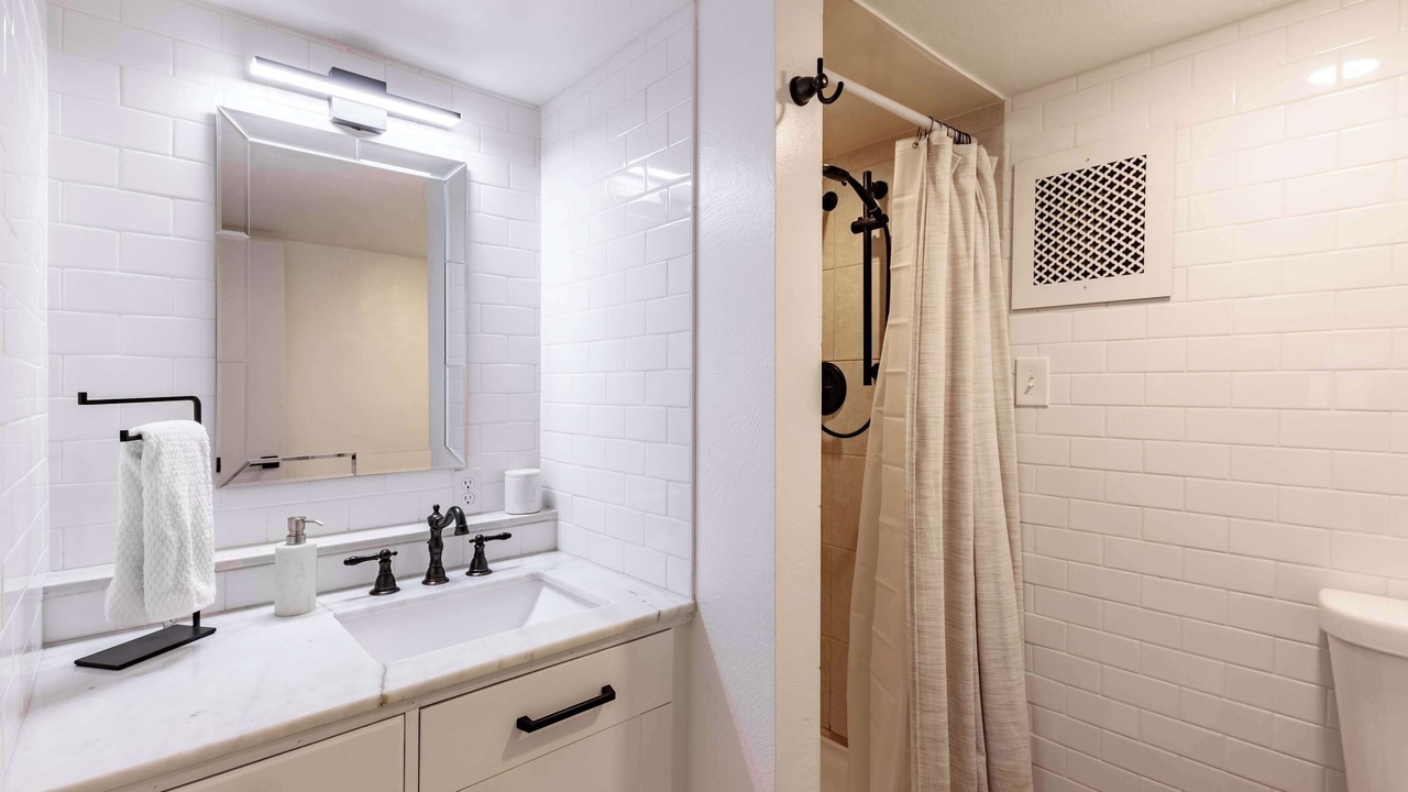 Photo of Bathroom in Depot Bench