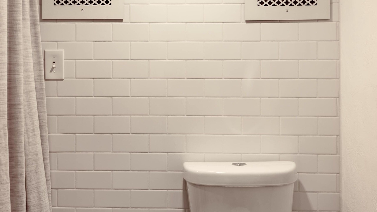 Photo of Bathroom in Depot Bench