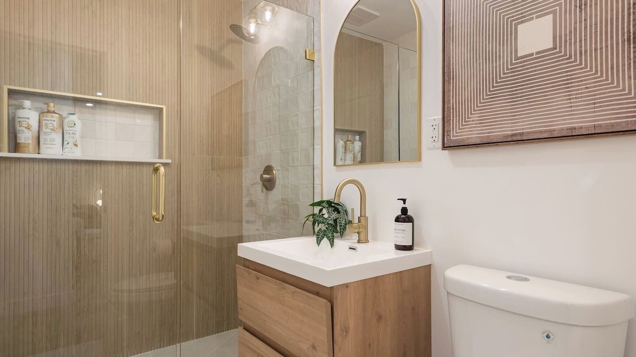Photo of Bathroom in South of Conant