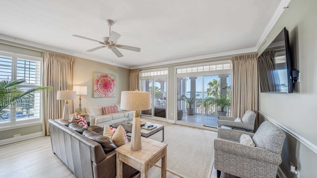 Photo of Livingroom in Upper Grand Lagoon