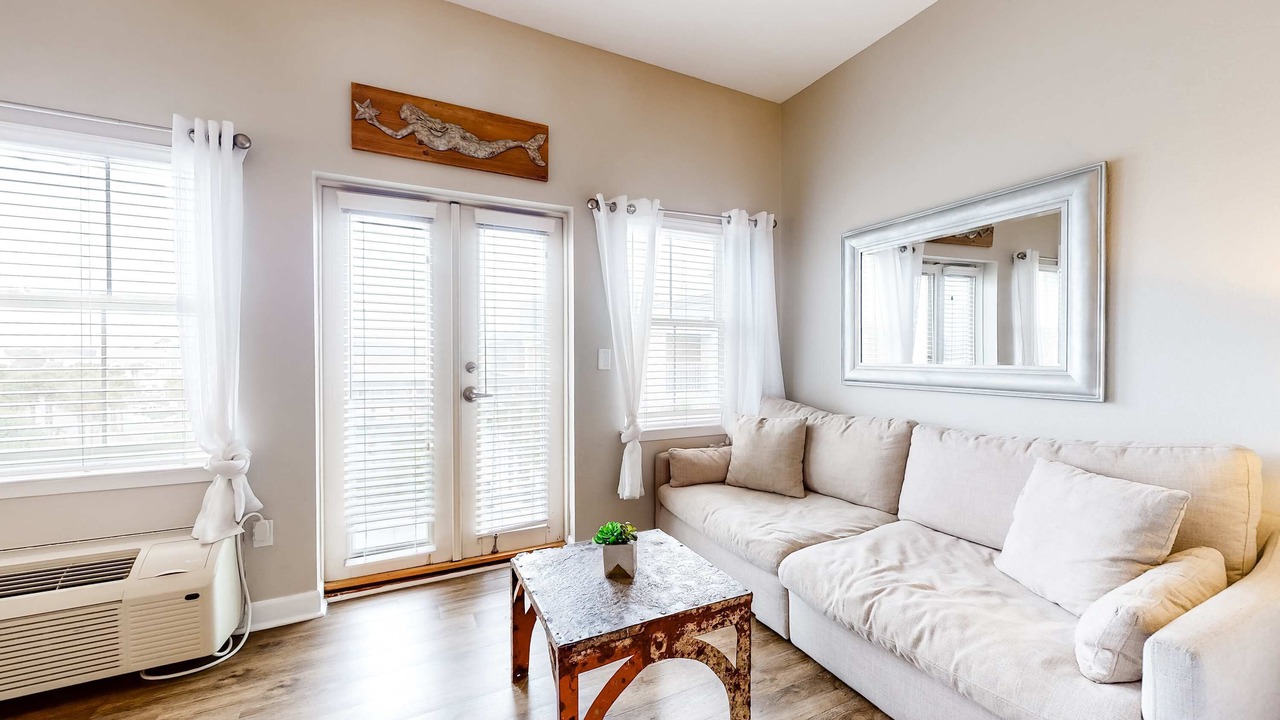 Photo of Livingroom in Gulf Place