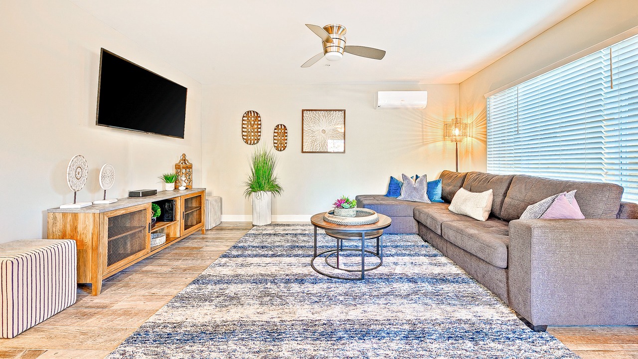 Photo of Livingroom in Townsite