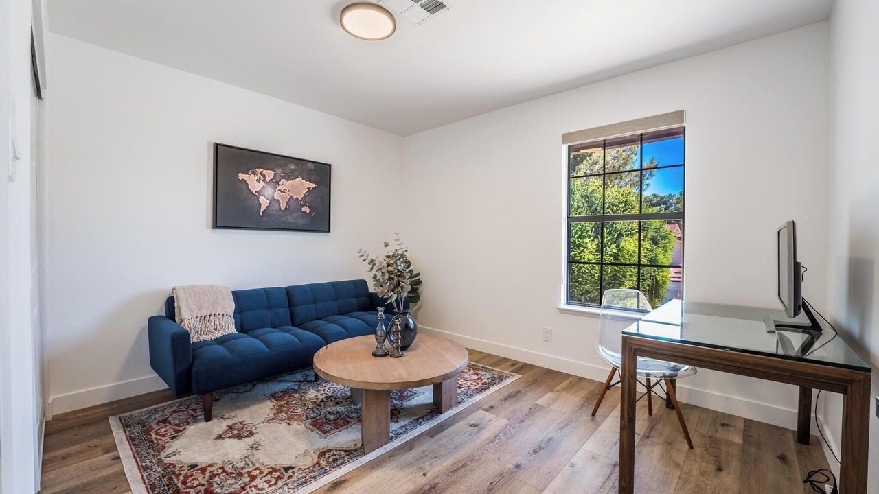 Photo of Livingroom in Green Valley North