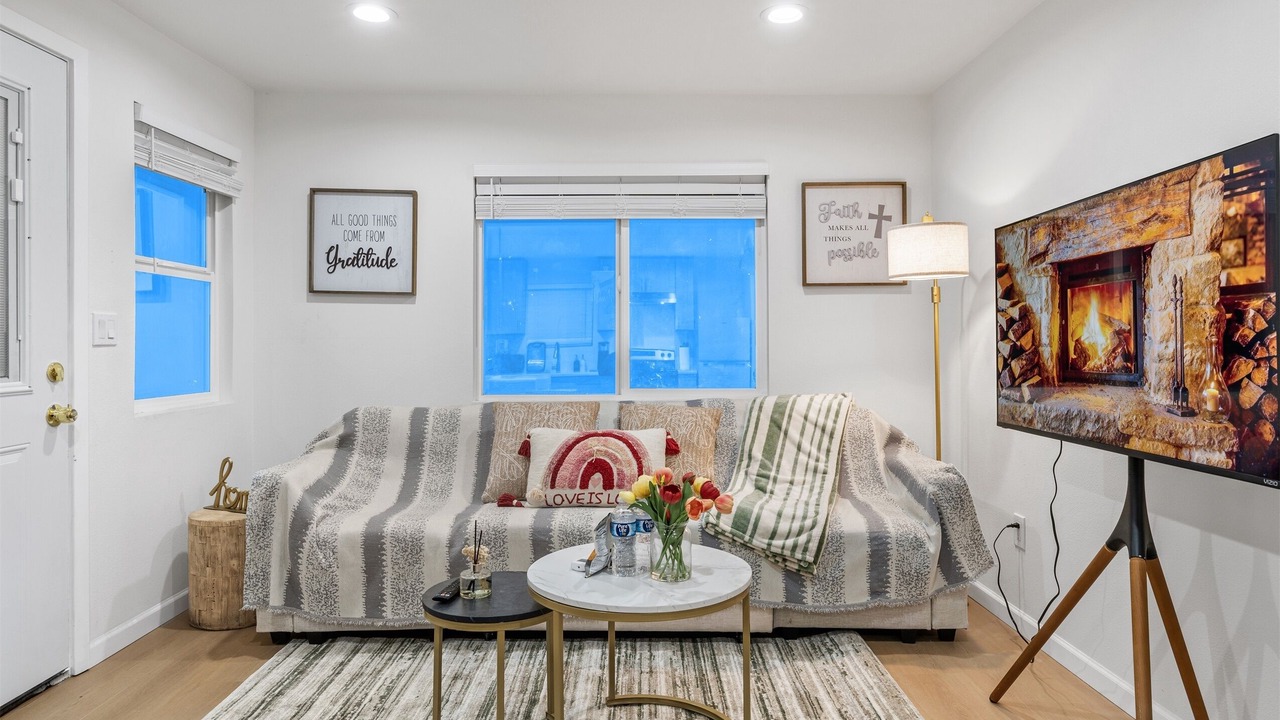Photo of Livingroom in Upland