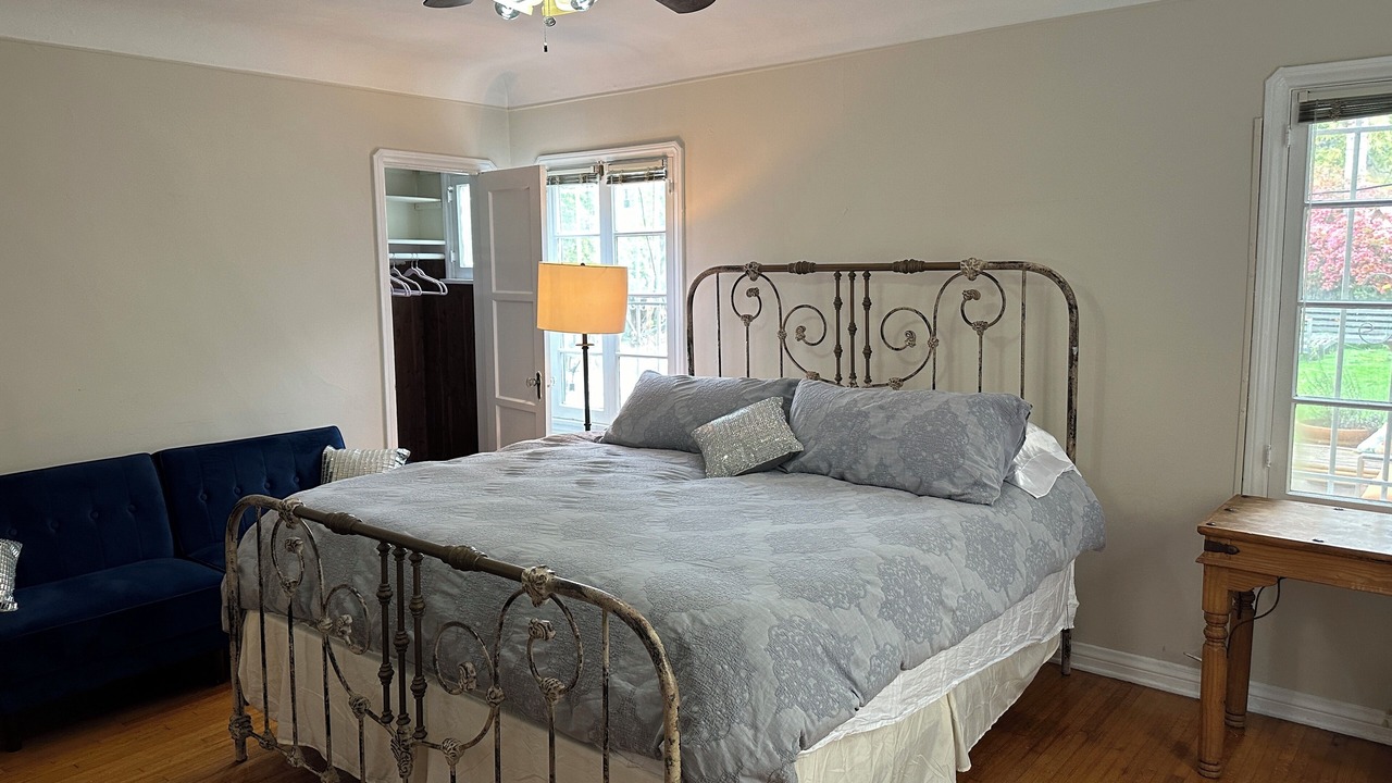 Photo of Bedroom in Carthay Circle