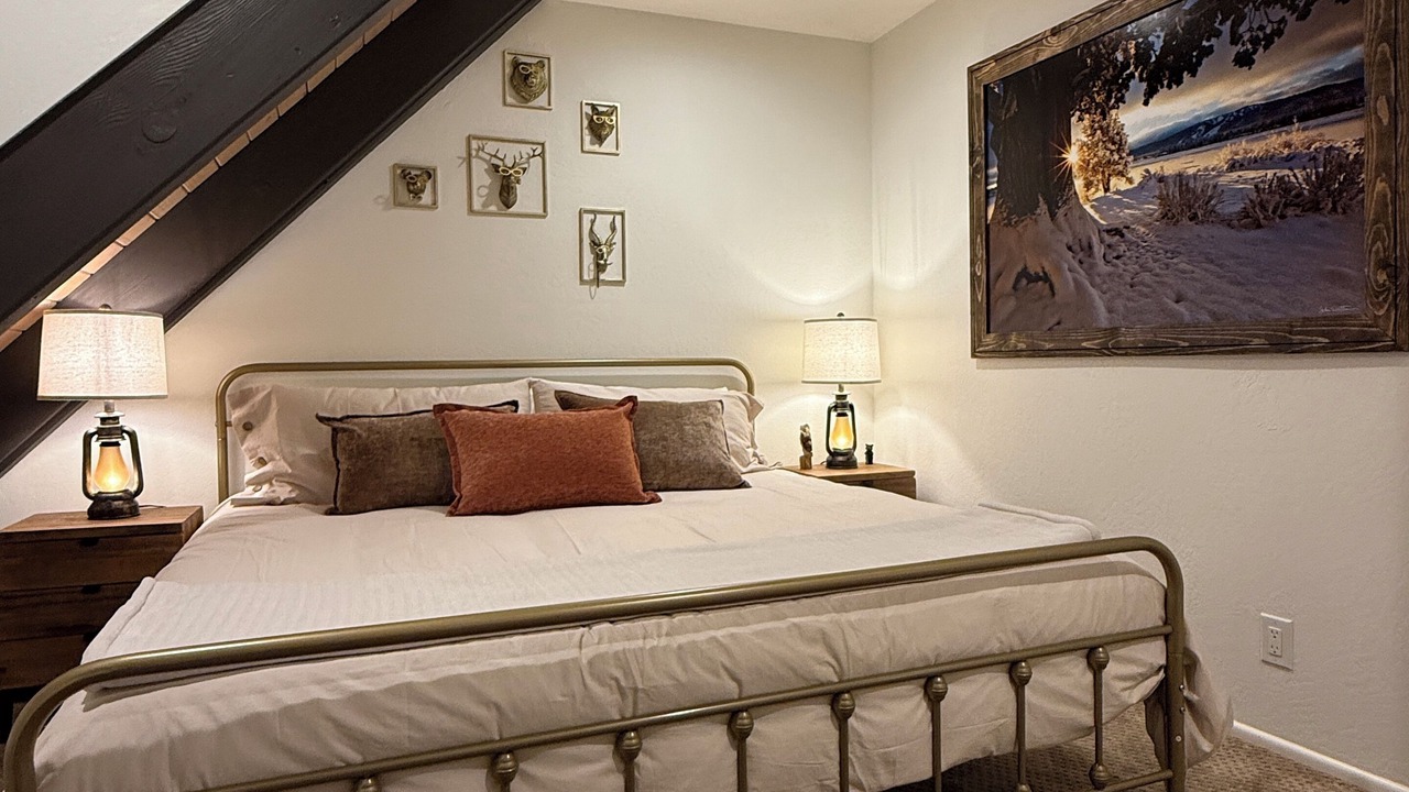 Photo of Bedroom in Cedar Glen