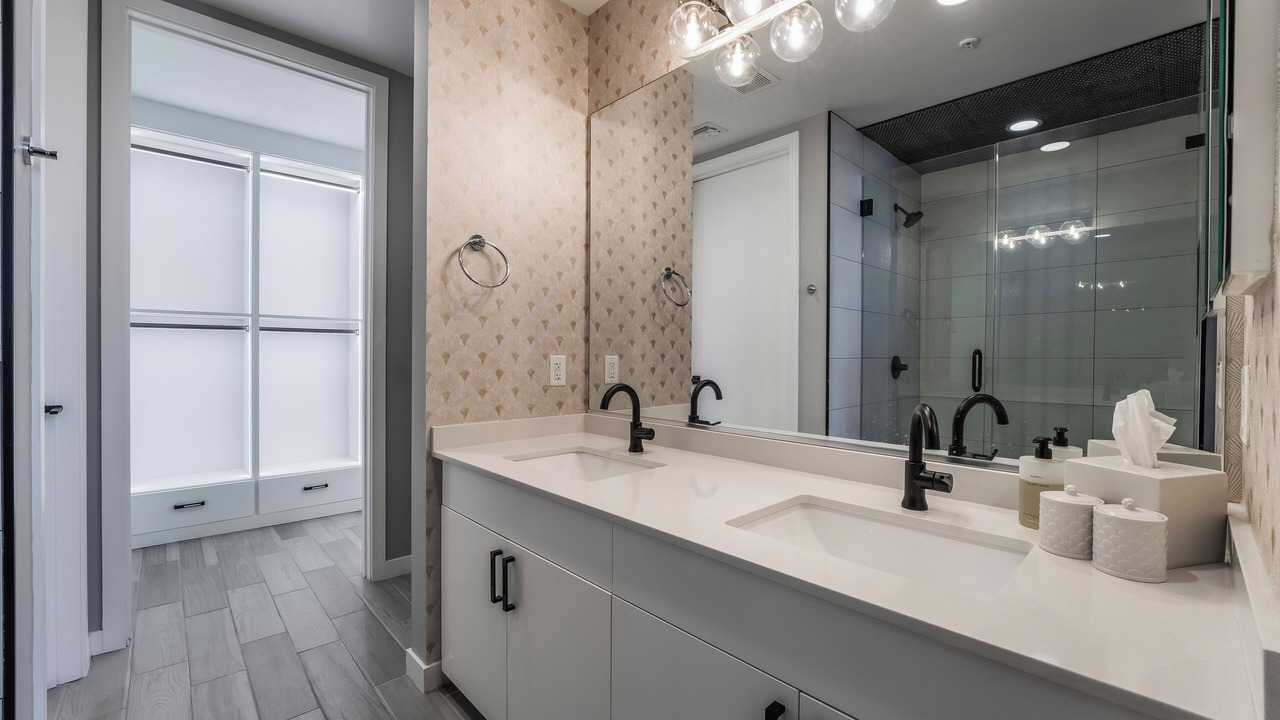 Photo of Bathroom in Downtown Las Vegas