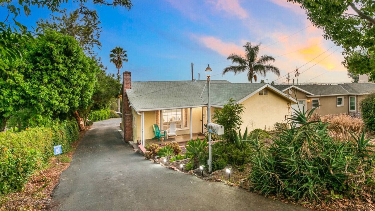 Photo of Outdoor in Orange