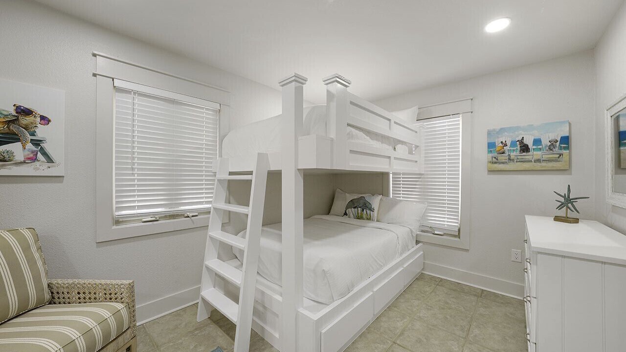 Photo of Bedroom in Gulf Pines