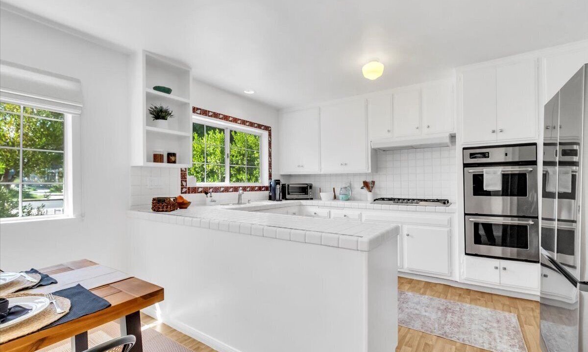 Photo of Kitchen in Woodland Hills