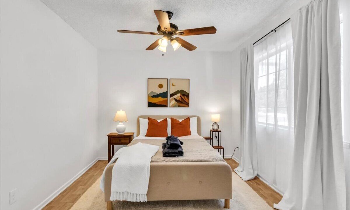 Photo of Bedroom in Woodland Hills