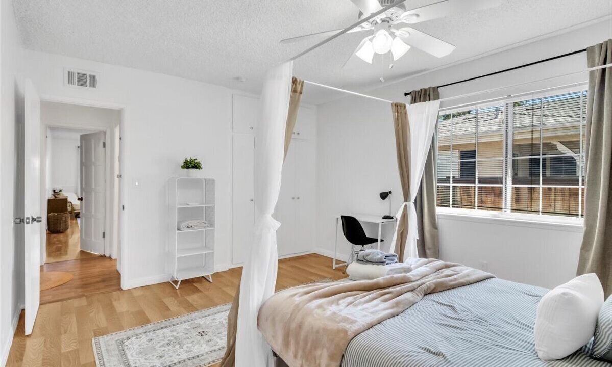Photo of Bedroom in Woodland Hills