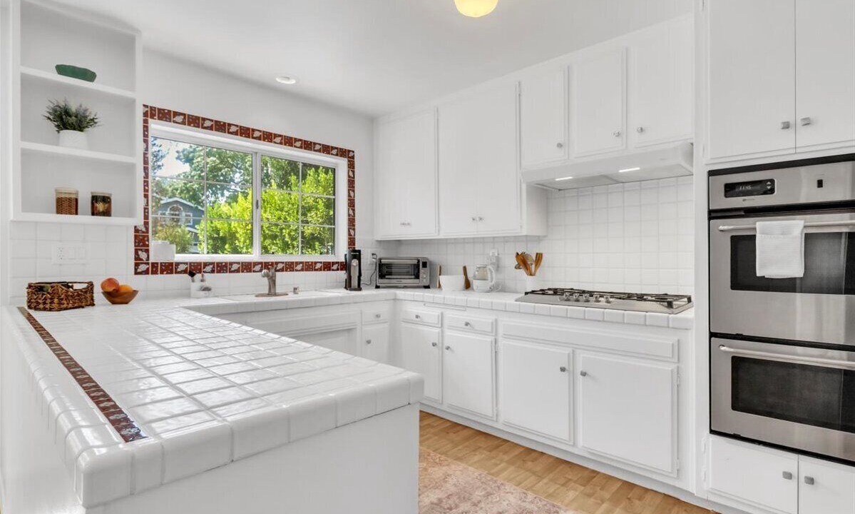 Photo of Kitchen in Woodland Hills