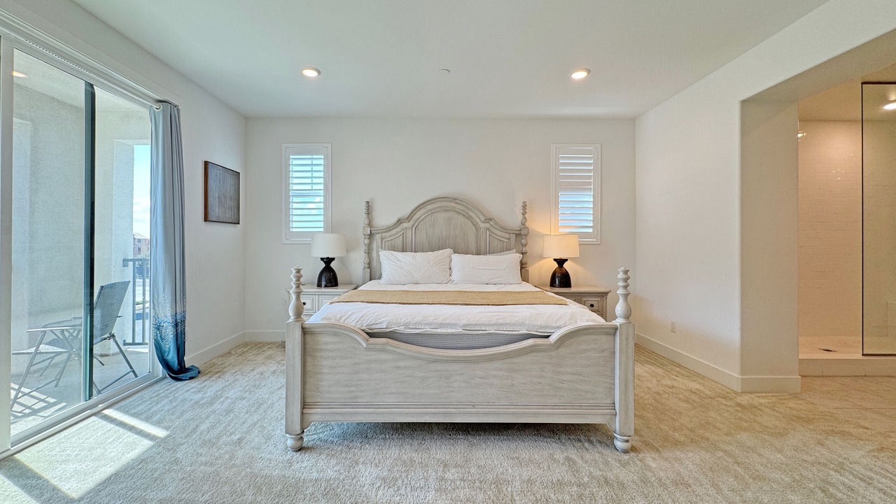 Photo of Bedroom in Lake Forest