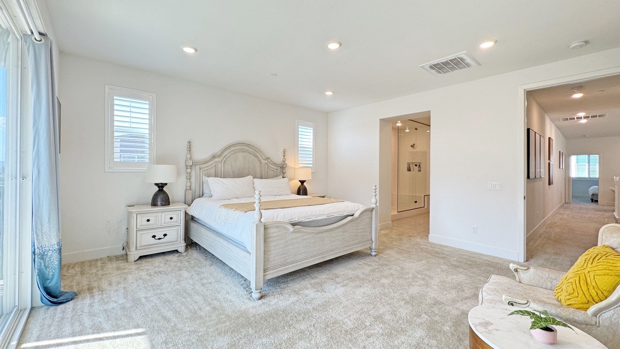 Photo of Bedroom in Lake Forest