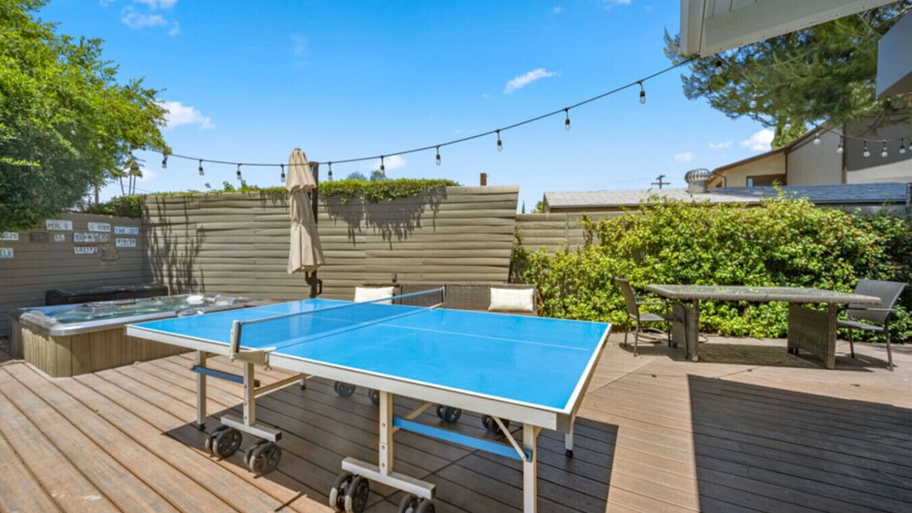 Photo of Outdoor in Woodland Hills