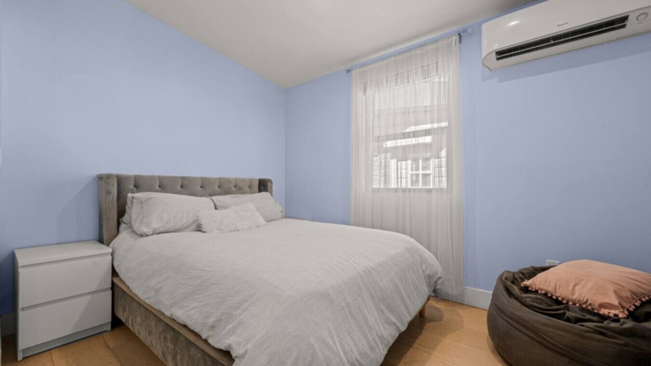 Photo of Bedroom in Woodland Hills