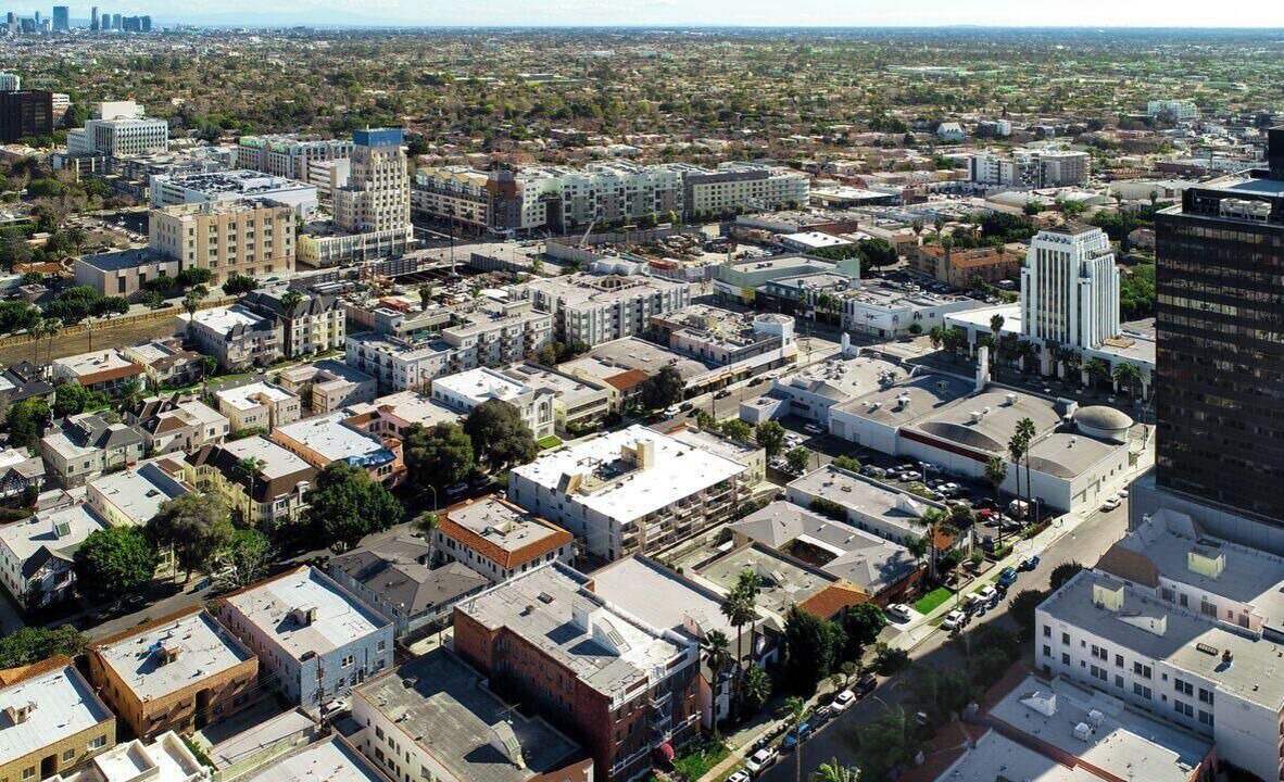 Photo of Outdoor in Miracle Mile