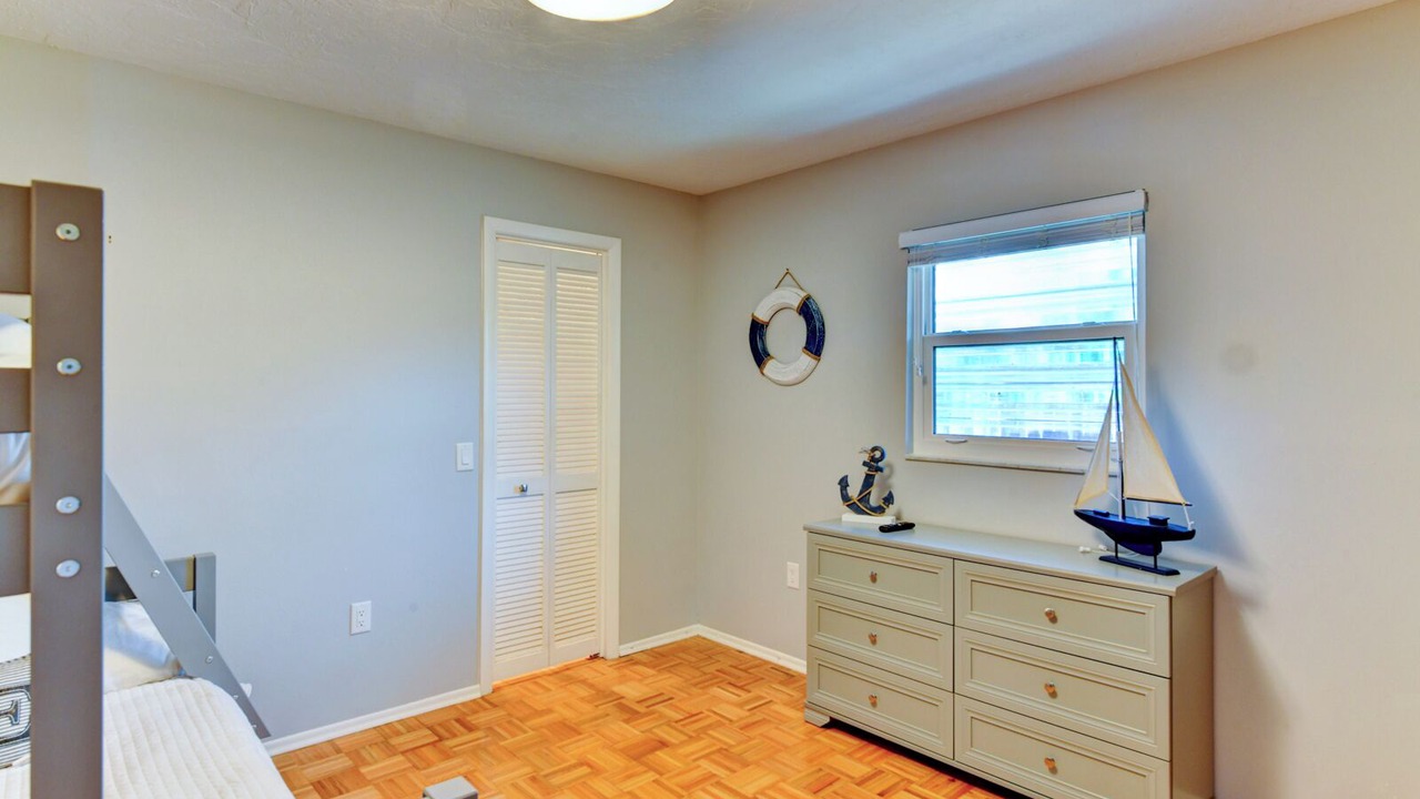 Photo of Bedroom in Gulf Gate Estates