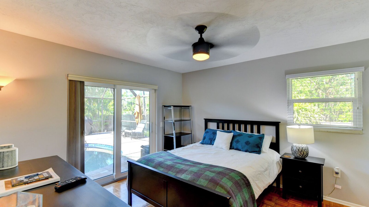 Photo of Bedroom in Gulf Gate Estates