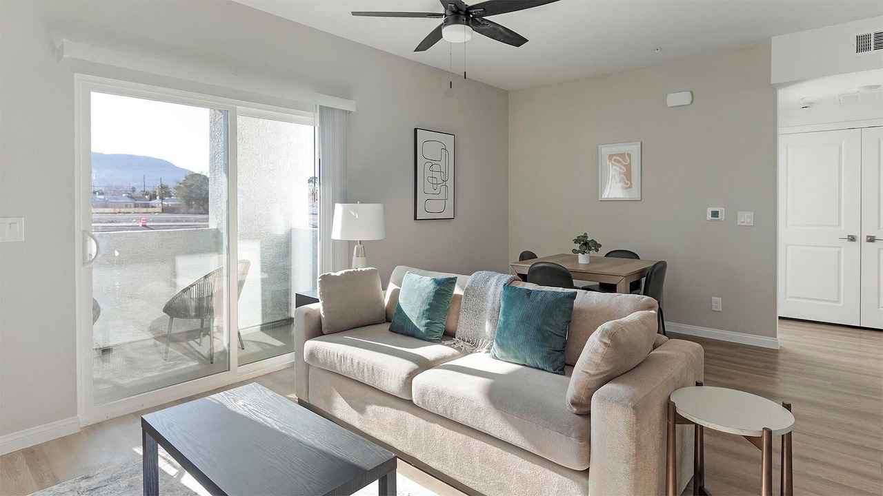 Photo of Livingroom in Townsite