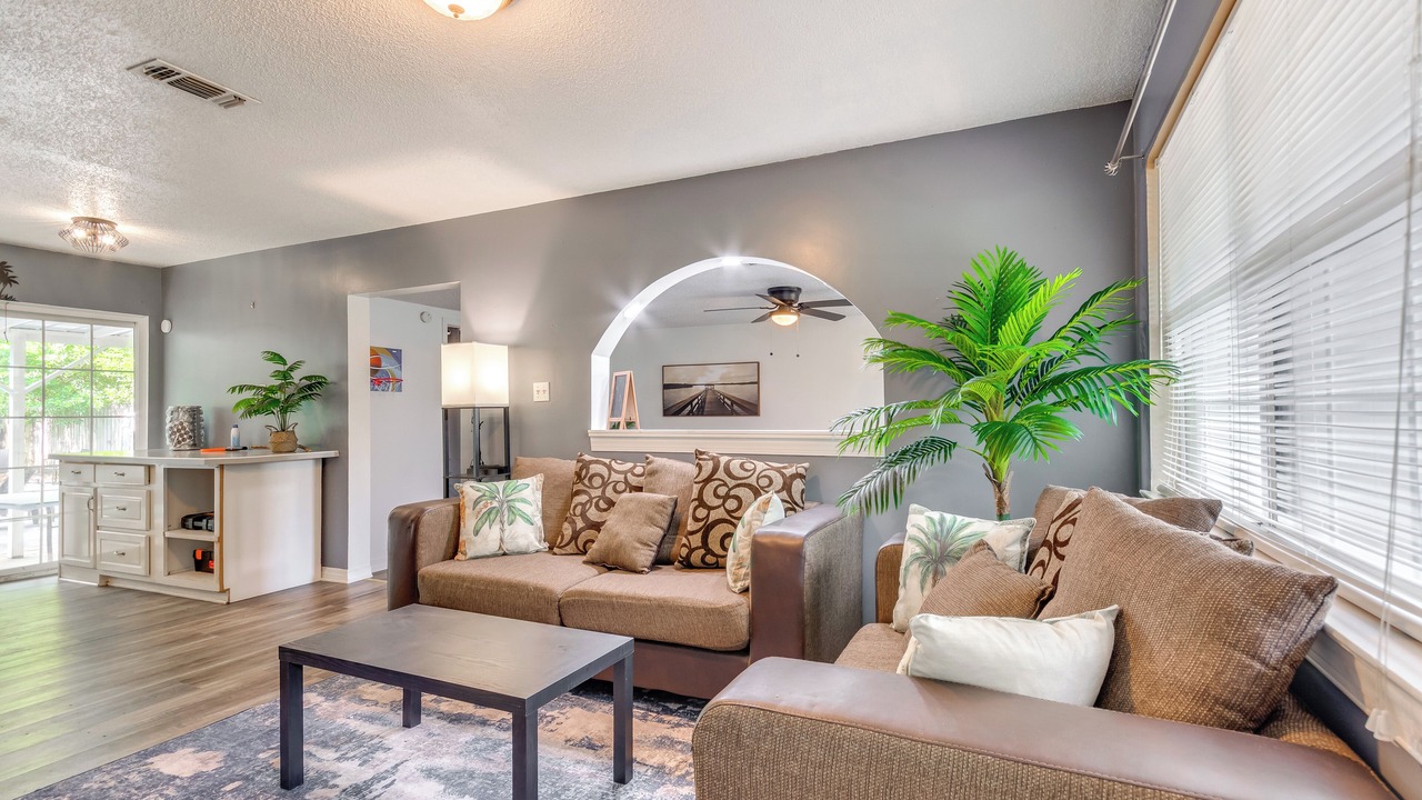 Photo of Livingroom in Northwest Pensacola