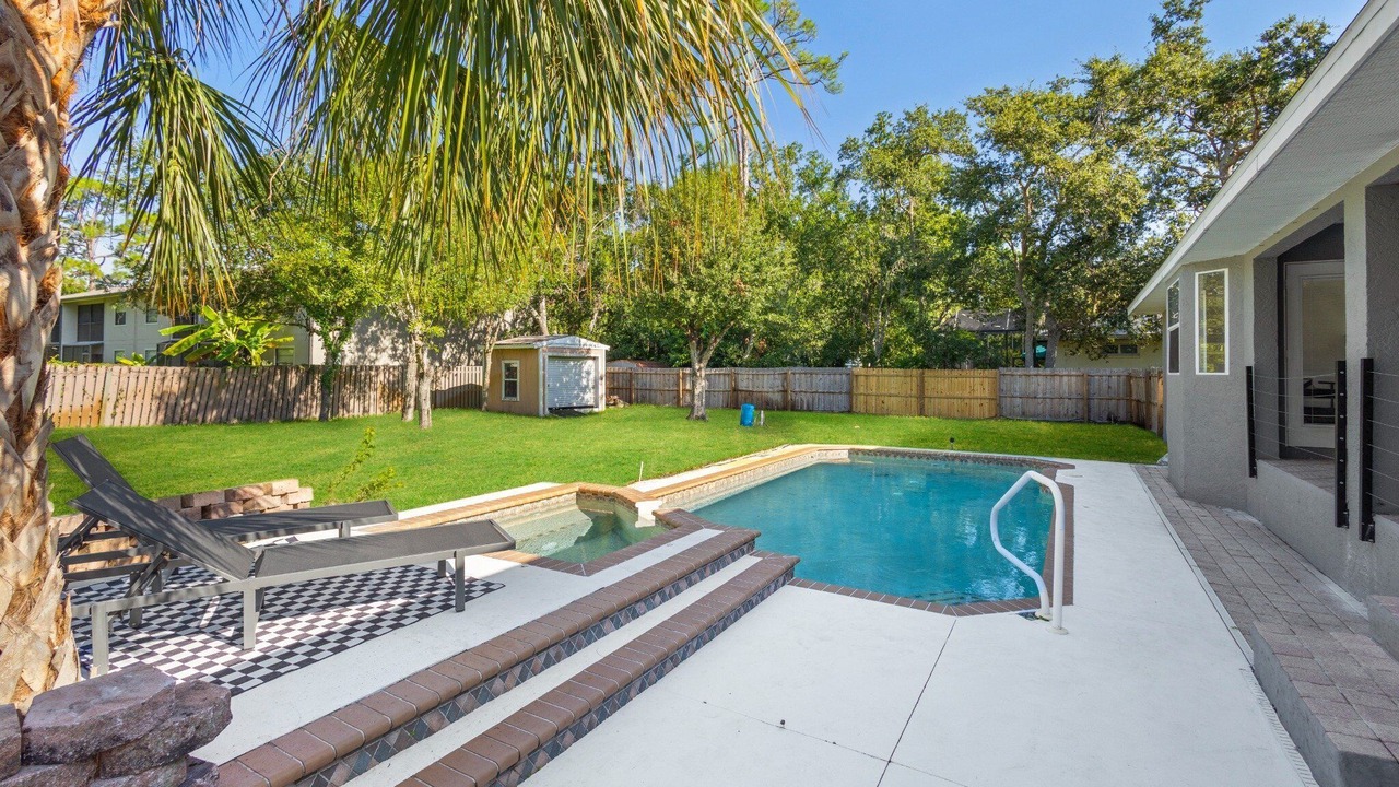 Photo of Outdoor in Gulf Gate Estates