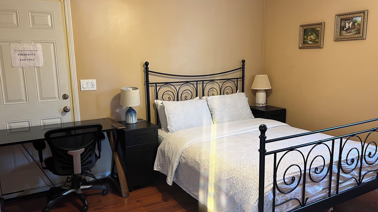 Photo of Bedroom in Del Aire