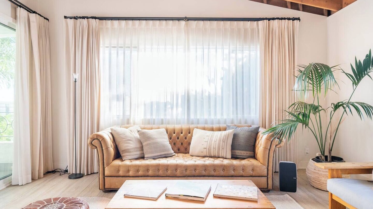 Photo of Livingroom in Eastern Malibu