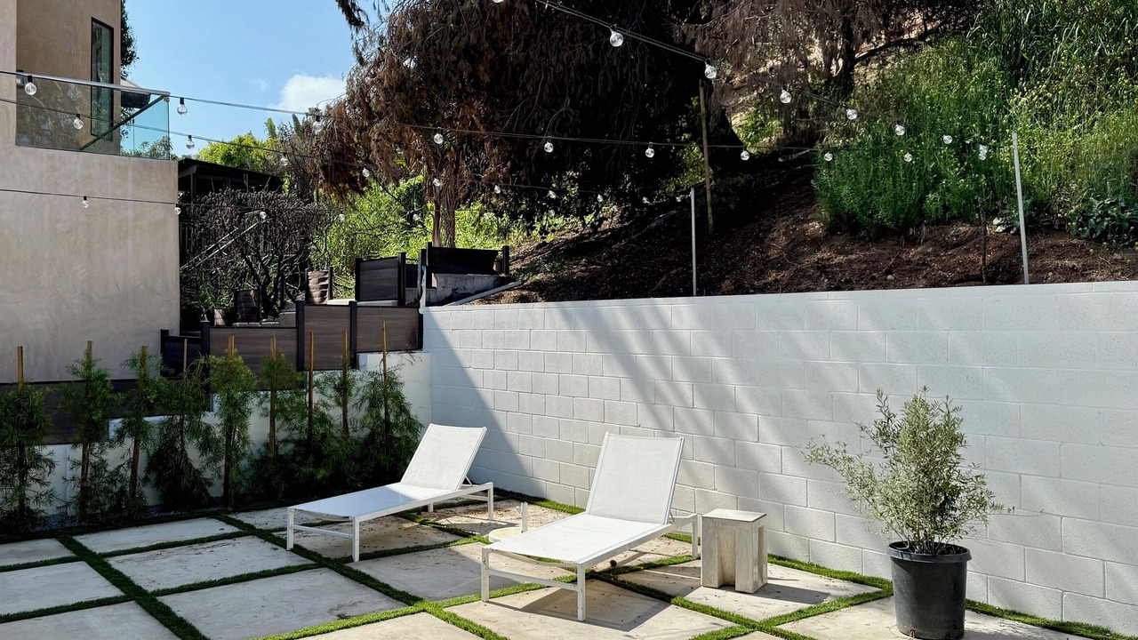 Photo of Patio Balcony in Eastern Malibu