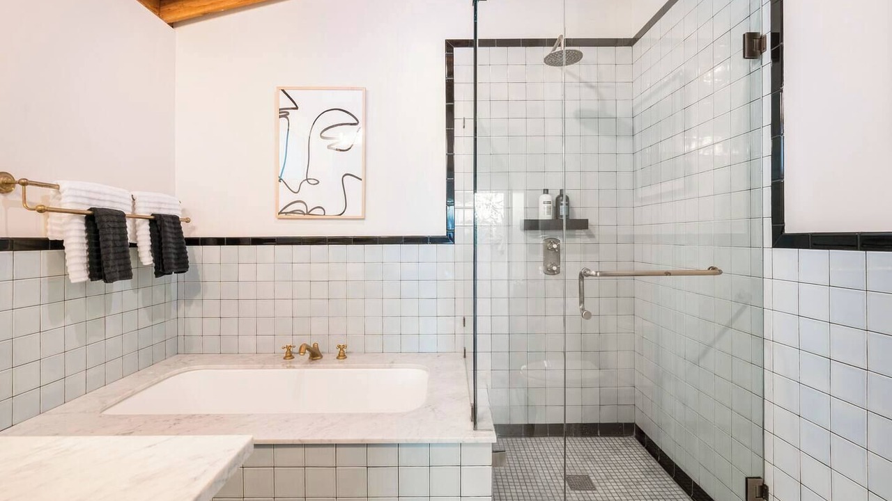 Photo of Bathroom in Eastern Malibu