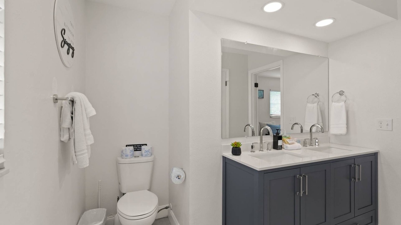 Photo of Bathroom in Gulf Gate Woods