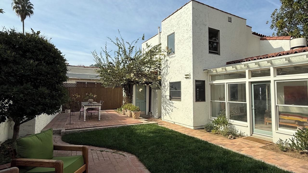 Photo of Patio Balcony in Adams Hill