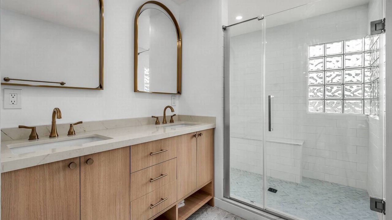 Photo of Bathroom in Marina Peninsula