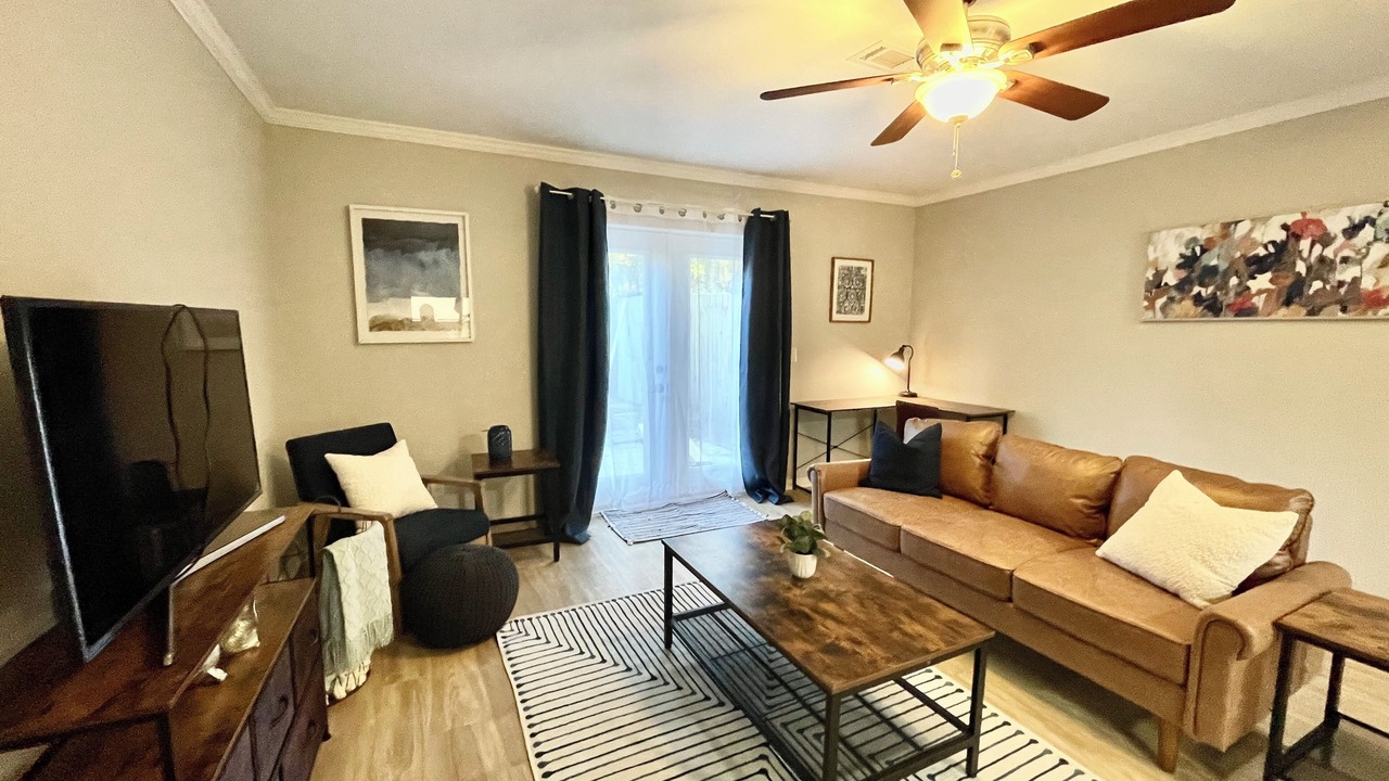 Photo of Livingroom in North Northwest Pensacola