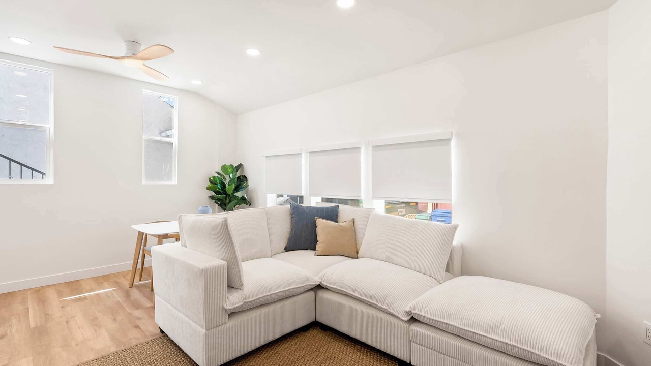 Photo of Livingroom in Beach Barber Tract