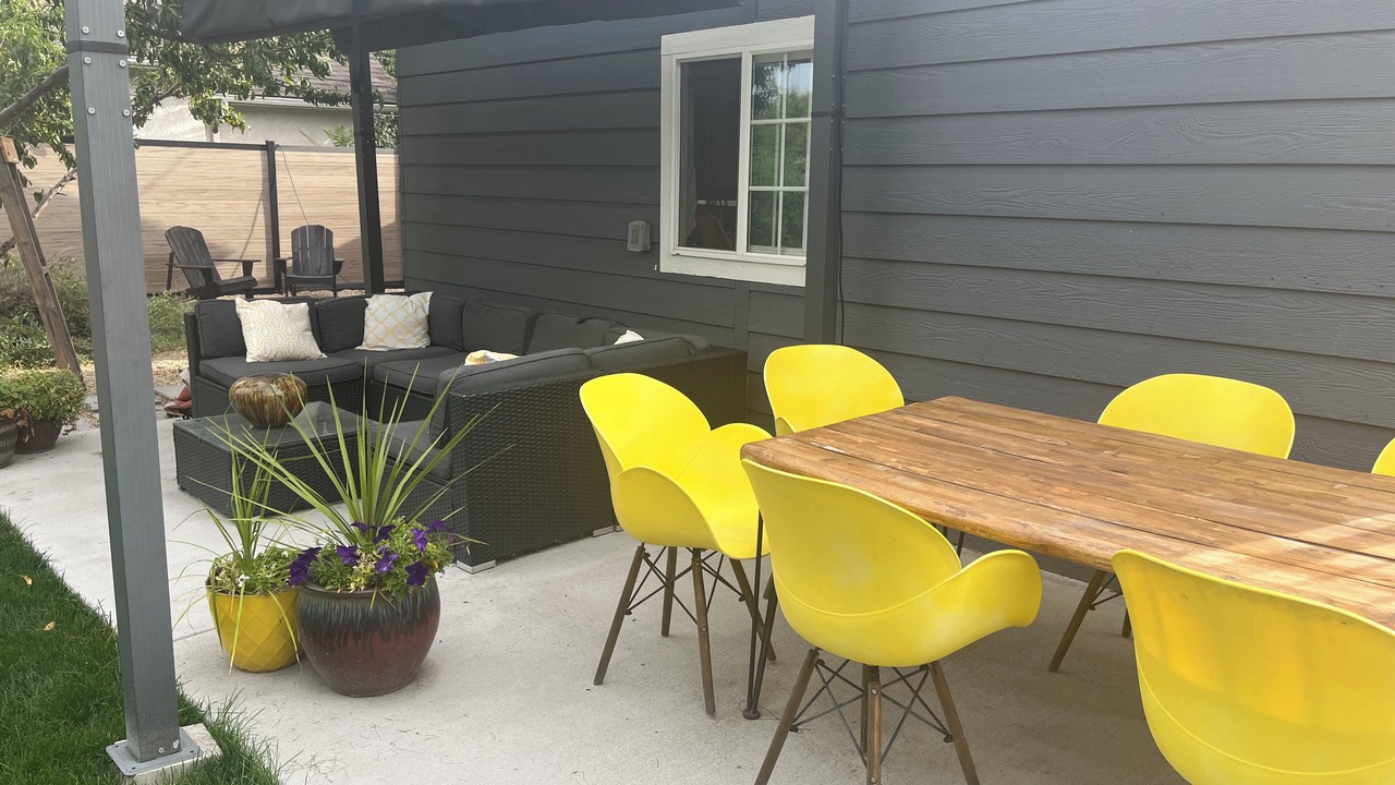 Photo of Outdoor in Depot Bench