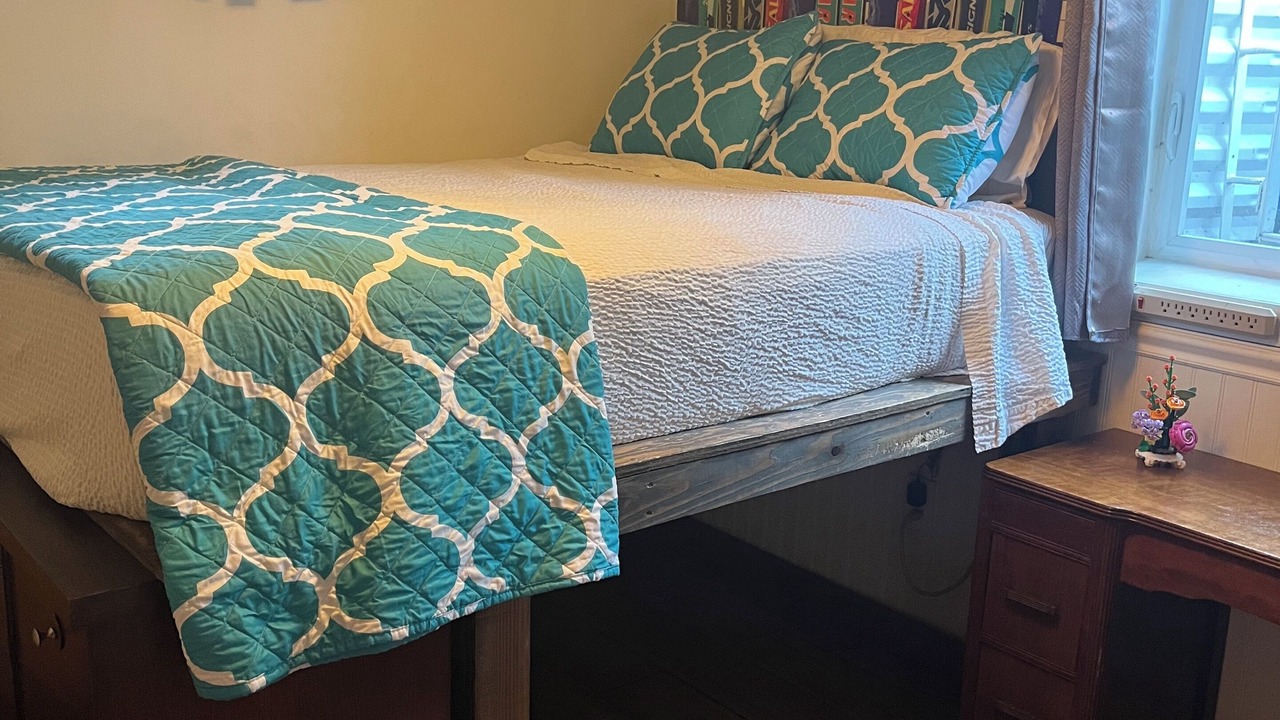Photo of Bedroom in Depot Bench