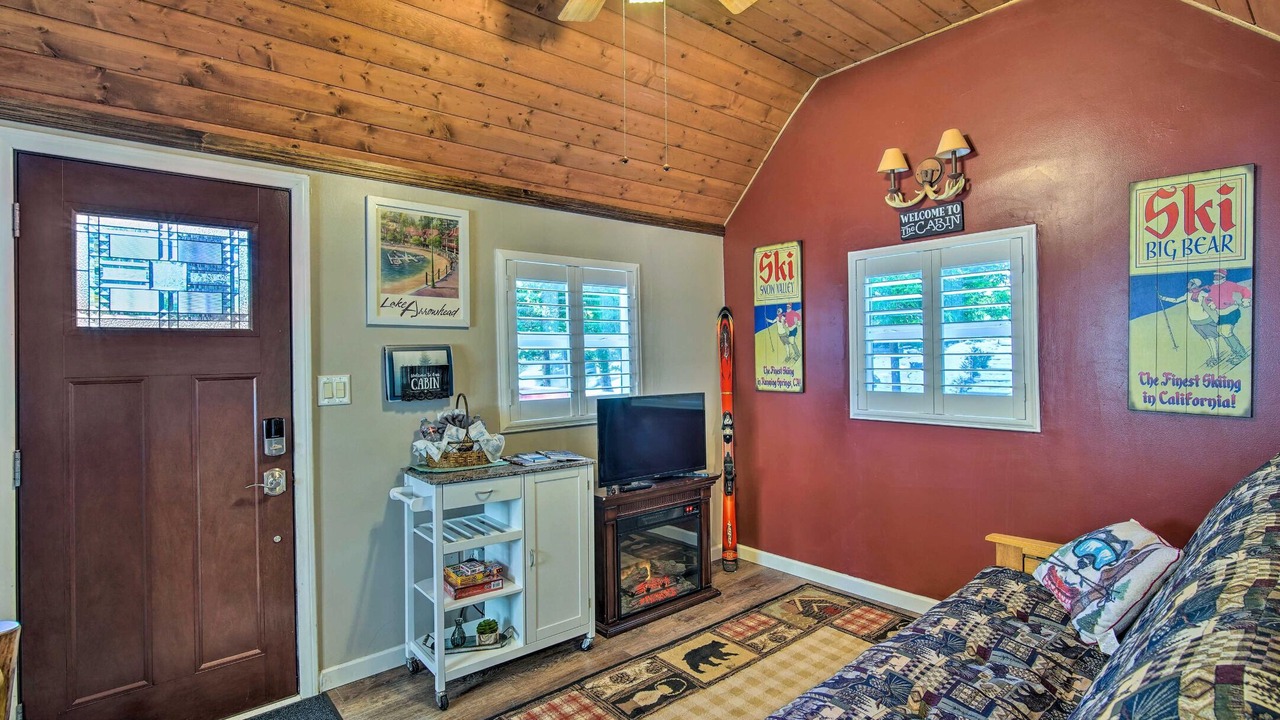 Photo of Livingroom in Running Springs