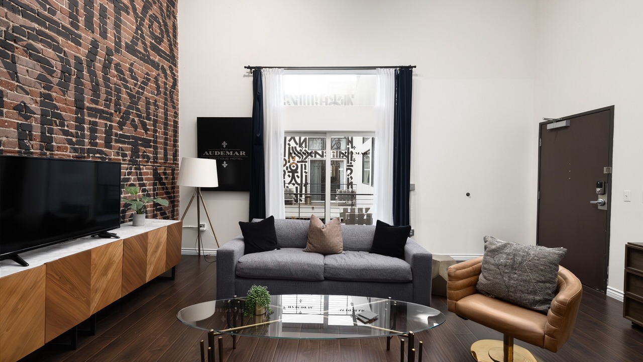 Photo of Livingroom in Historic Core