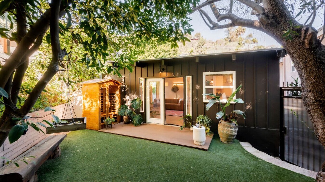 Photo of Outdoor in Hollywood Hills West