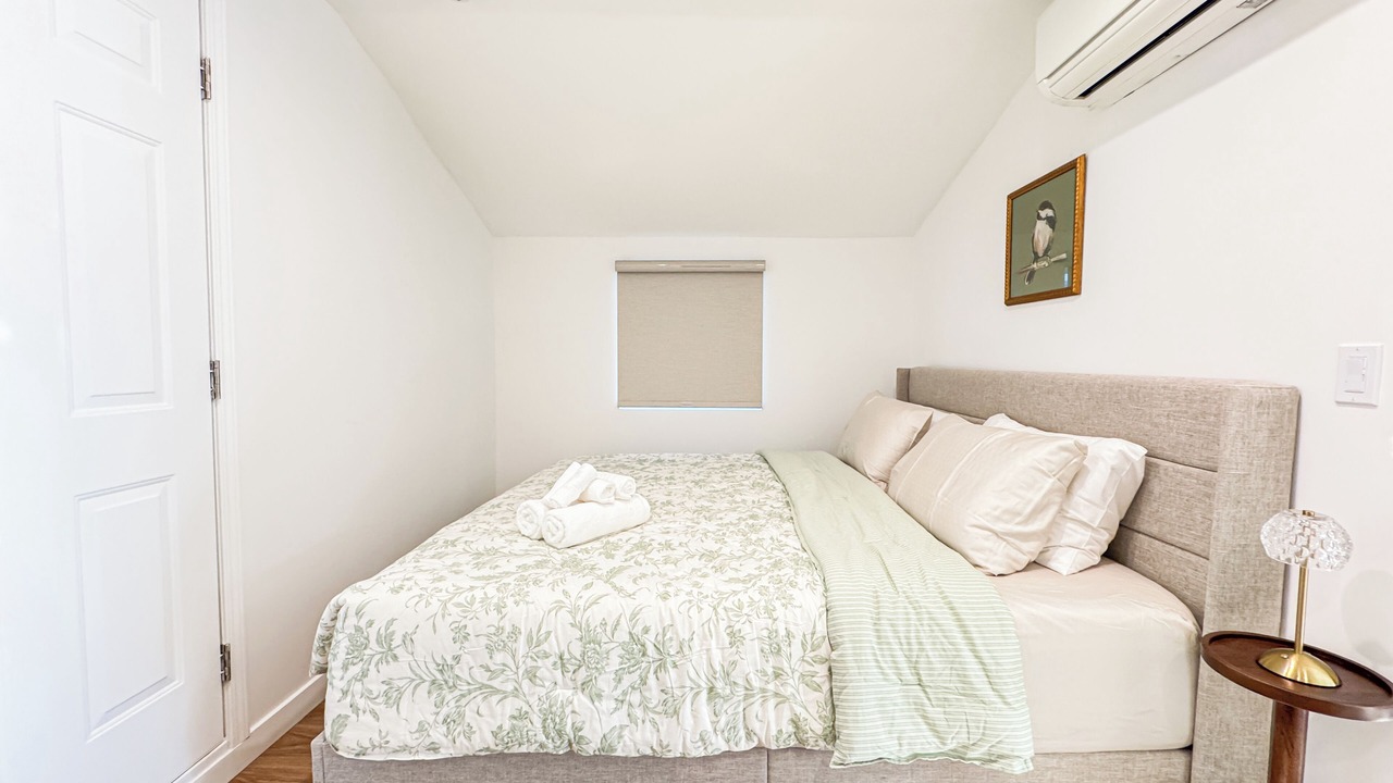 Photo of Bedroom in Woodland Hills