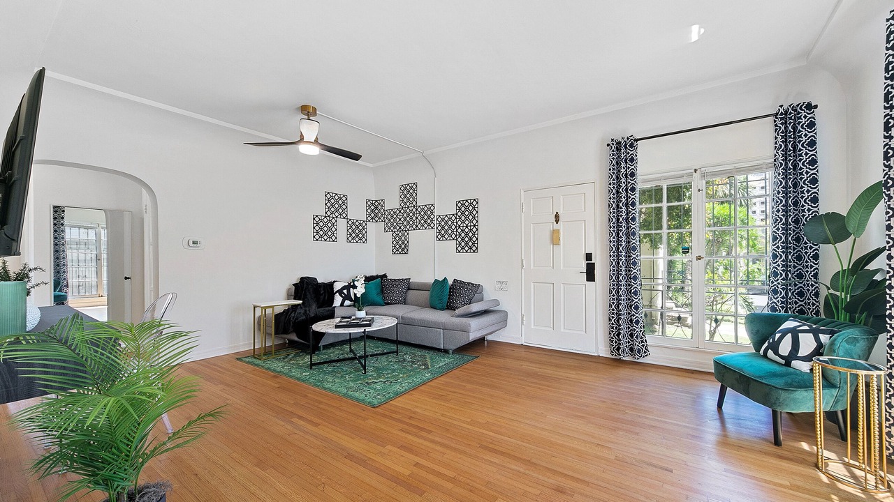Photo of Livingroom in Beverly Grove