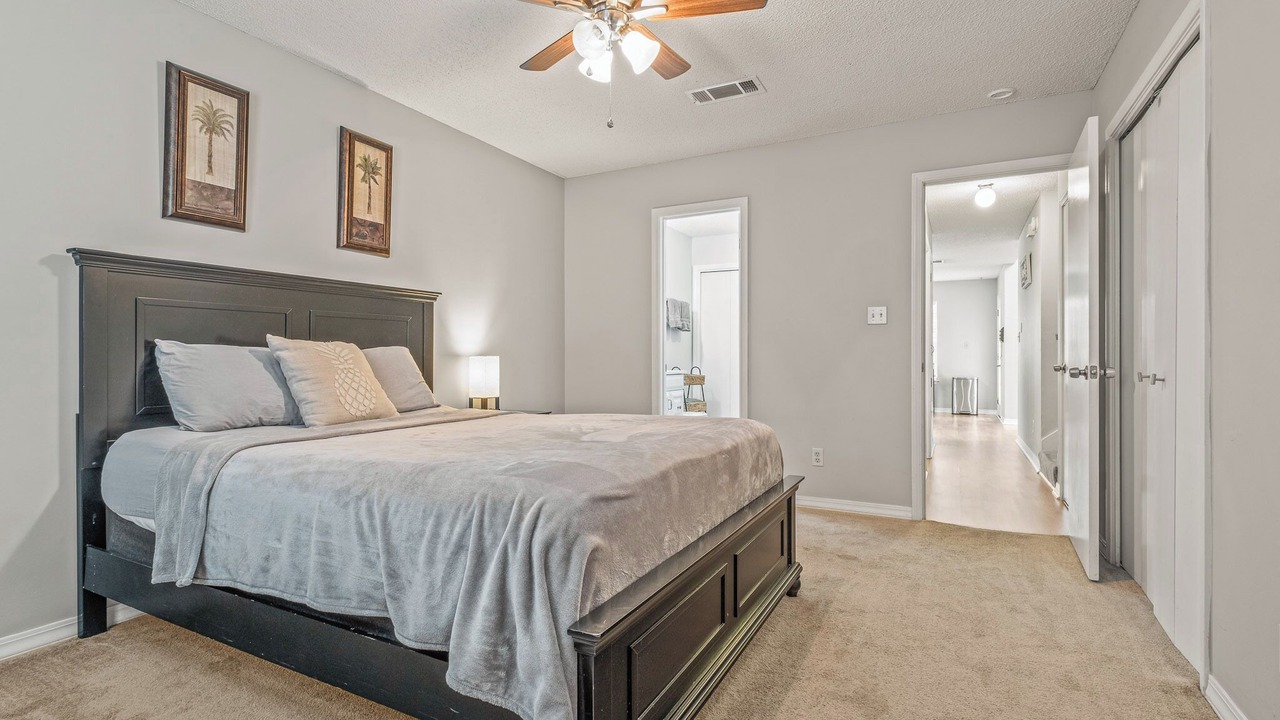 Photo of Bedroom in Myrtle Grove