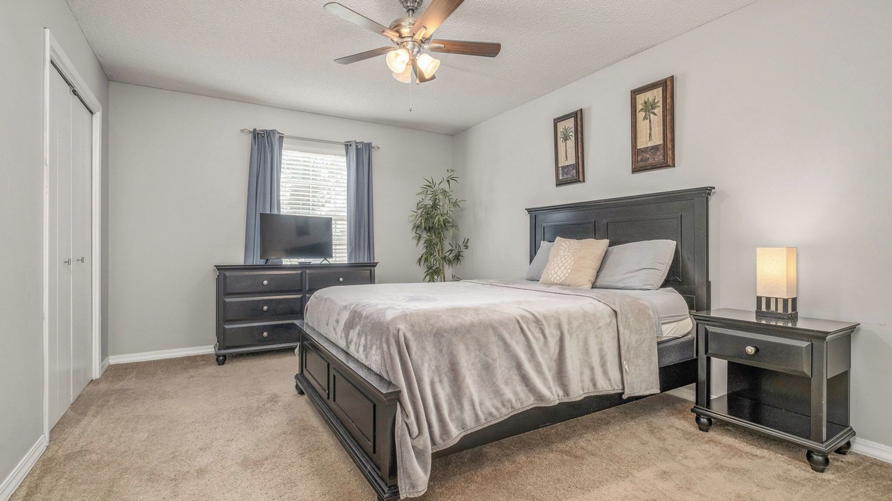 Photo of Bedroom in Myrtle Grove