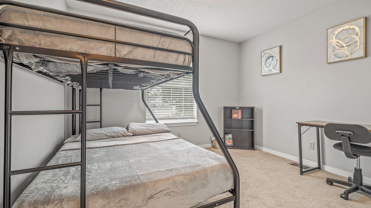 Photo of Bedroom in Myrtle Grove