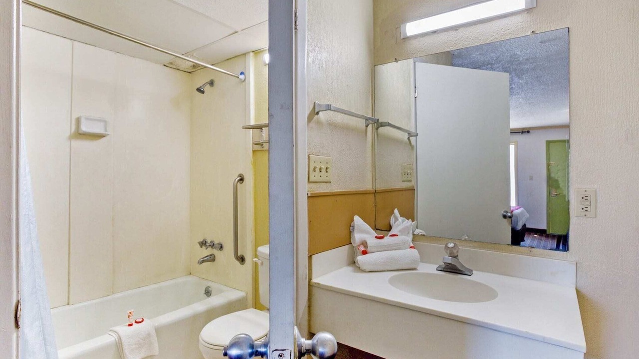 Photo of Bathroom in Northwest Pensacola