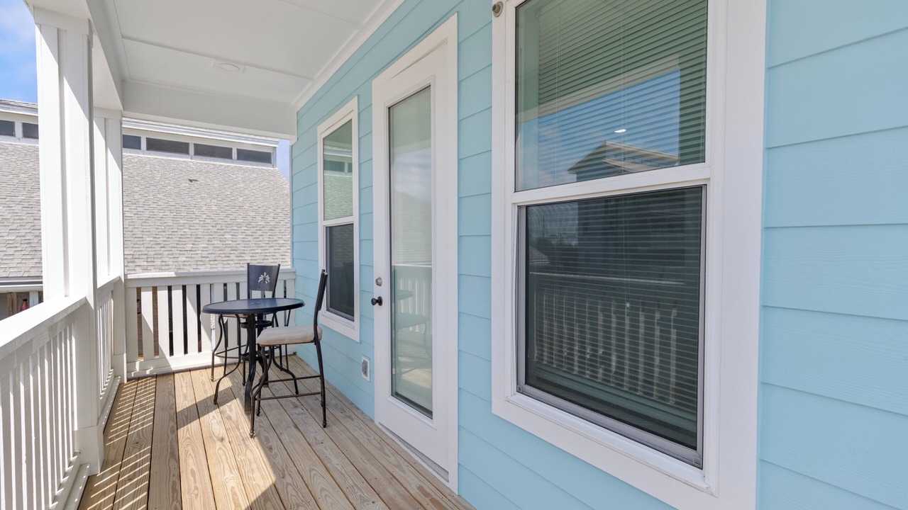 Photo of Patio Balcony in Crescent Beach