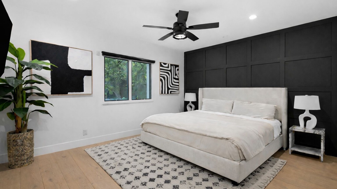 Photo of Bedroom in Woodland Hills